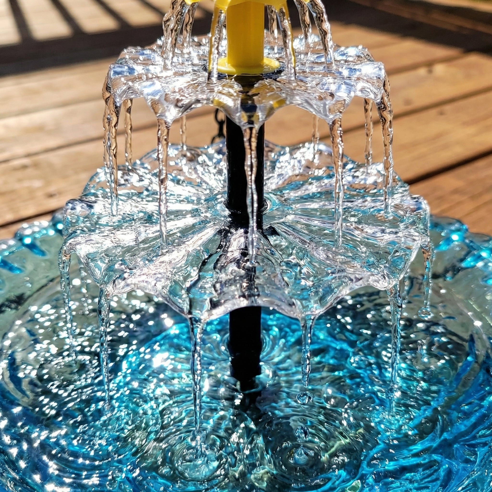FuenteSol — Fuente Solar Colgante para Pájaros | 50% de descuento